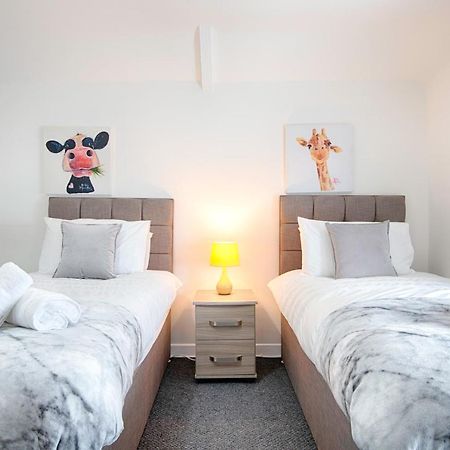 Parking, Smart Tv'S In All Rooms, Central Location Swansea Exterior foto